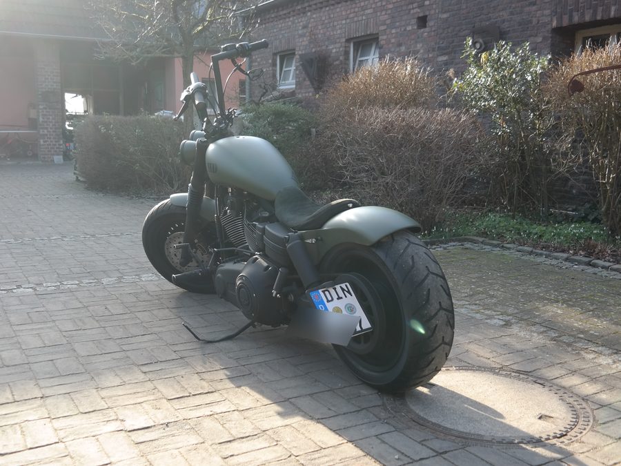 Motorrad mit Dinslakener Kennzeichen nach einem Unfall