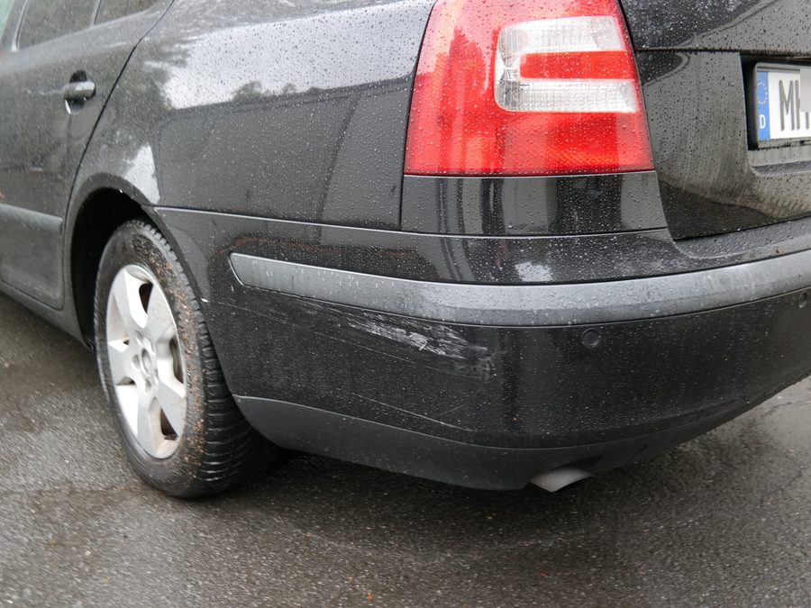 Heckschaden an einem Skoda mit Mülheimer Kennzeichen