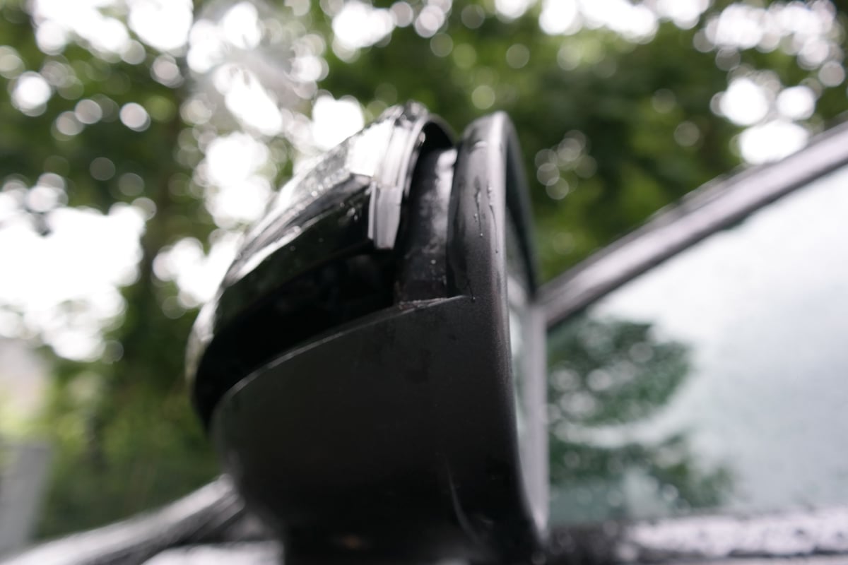 Kratzer am Spiegelgehäuse